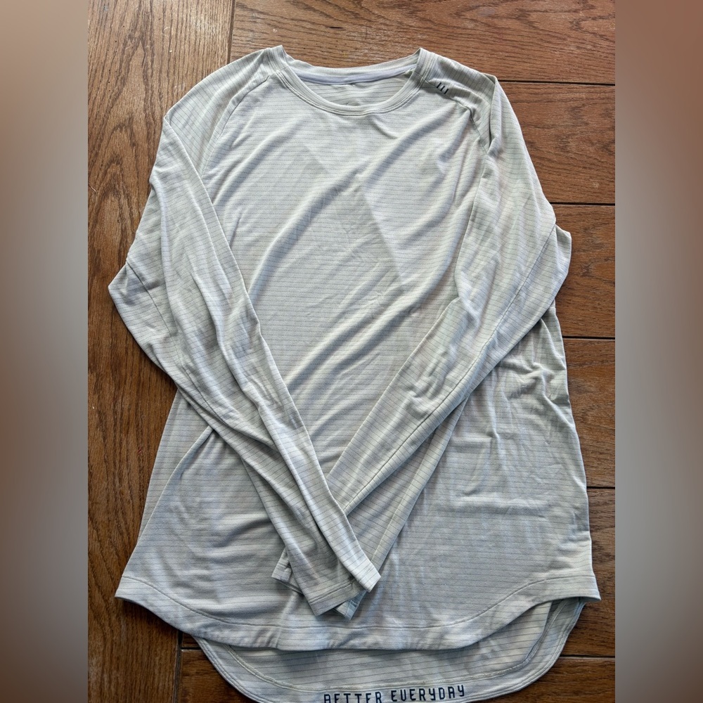 Lululemon Men’s Long Sleeve Tech Shirt – Light Yellow Stripe (Large)